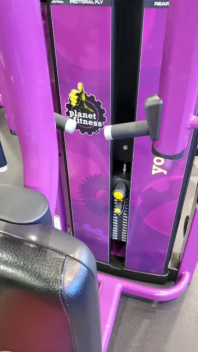 Planet Fitness Picture 9