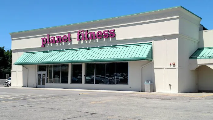 Planet Fitness Picture 8