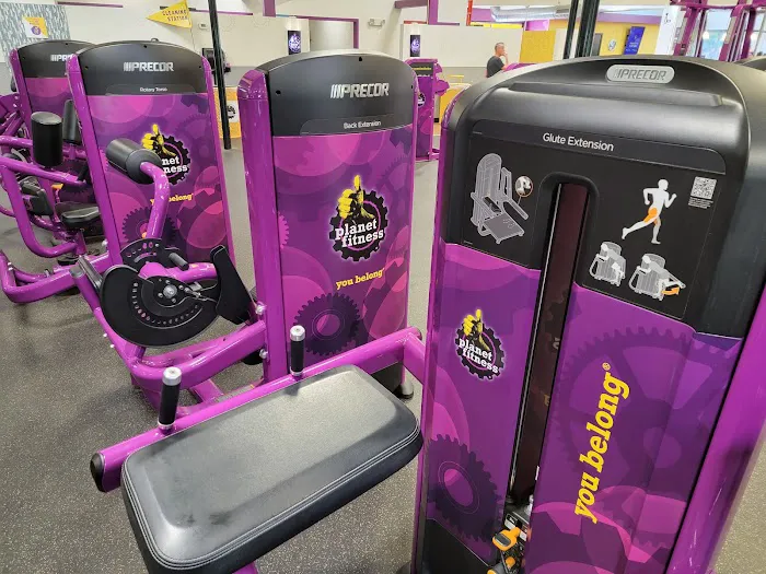 Planet Fitness Picture 6