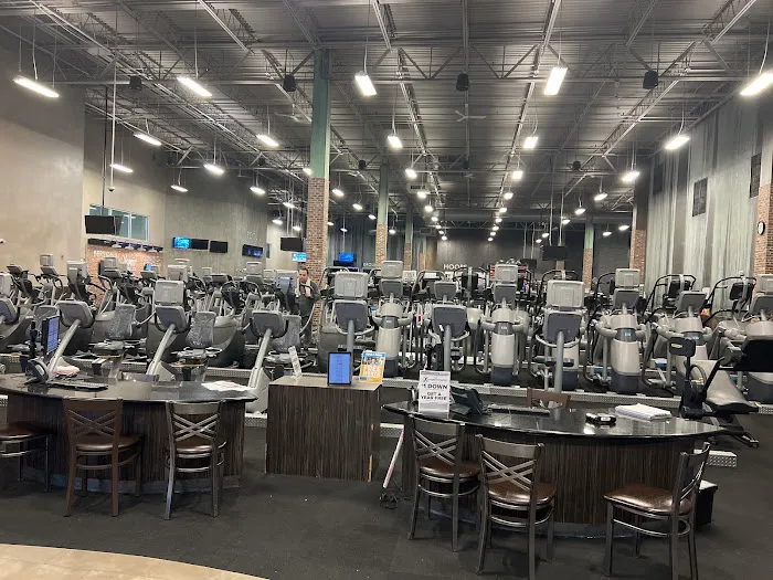 LA Fitness Picture 7