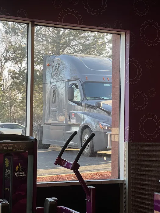 Planet Fitness Picture 3