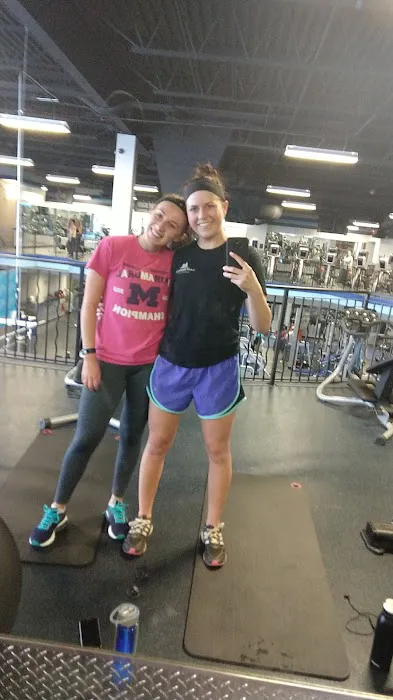 Crunch Fitness - Schaumburg Picture 4