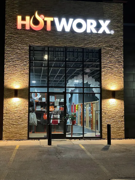HOTWORX - Bettendorf, IA Picture 6