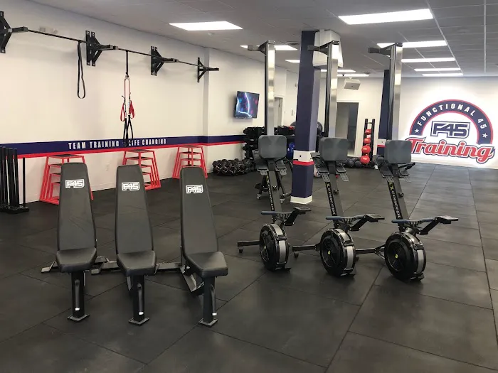 F45 Training Great Neck Plaza Picture 3