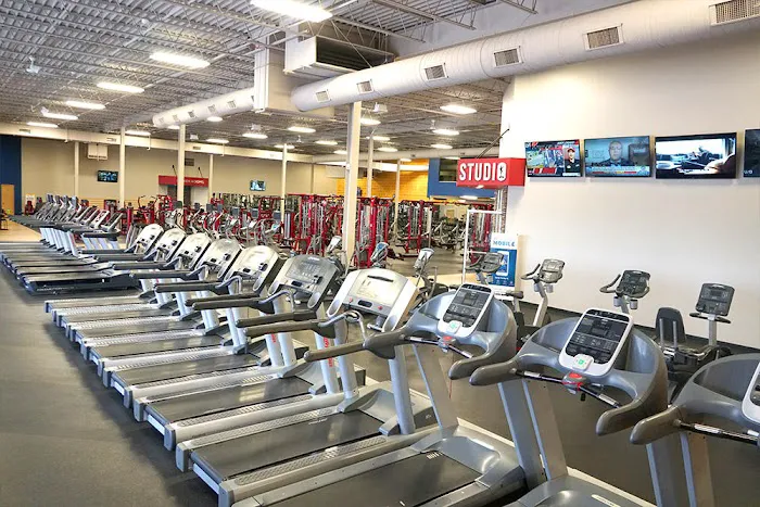 Club Fitness - Florissant Picture 4