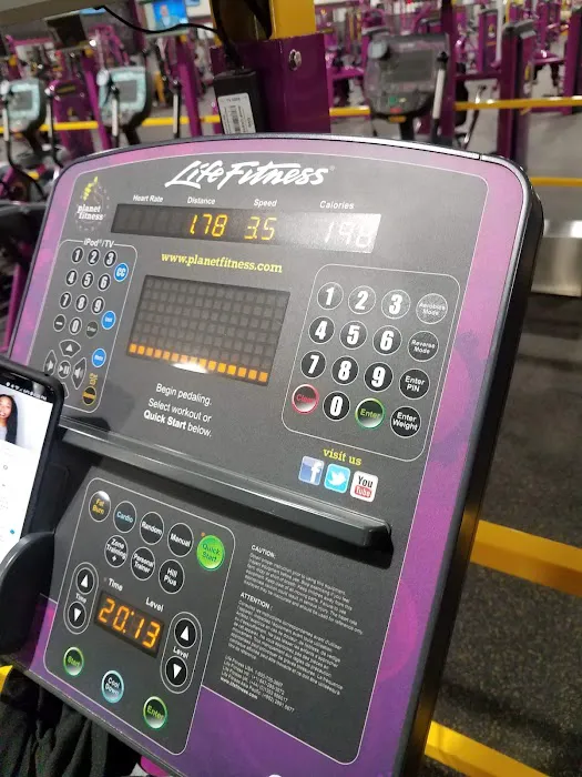 Planet Fitness Picture 3