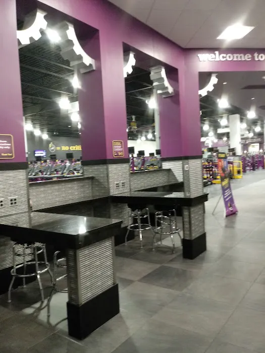 Planet Fitness Picture 8
