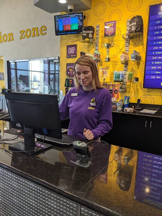 Planet Fitness Picture 10