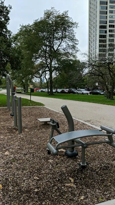 Lincoln Park Outdoor Fitness Station Picture 2