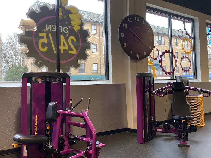 Planet Fitness Picture 2