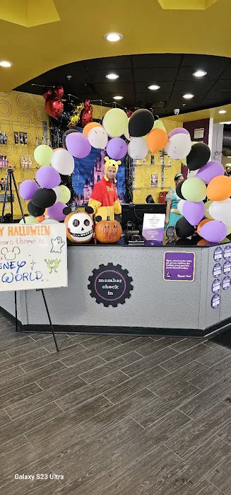 Planet Fitness Picture 9