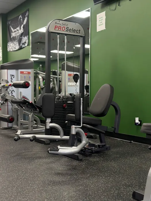 IR FITNESS TRAINING CENTER Picture 4