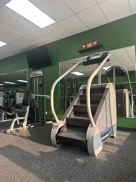 IR FITNESS TRAINING CENTER Picture 3