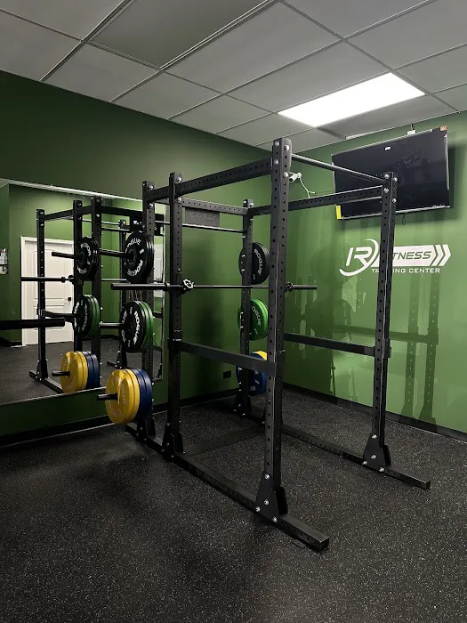 IR FITNESS TRAINING CENTER Picture 8
