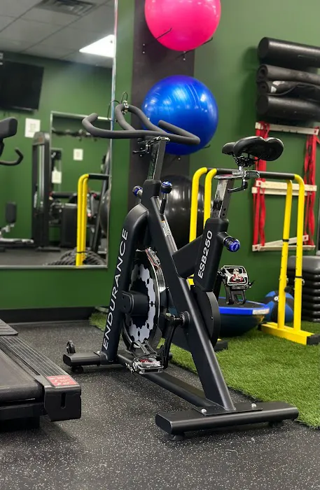 IR FITNESS TRAINING CENTER Picture 6