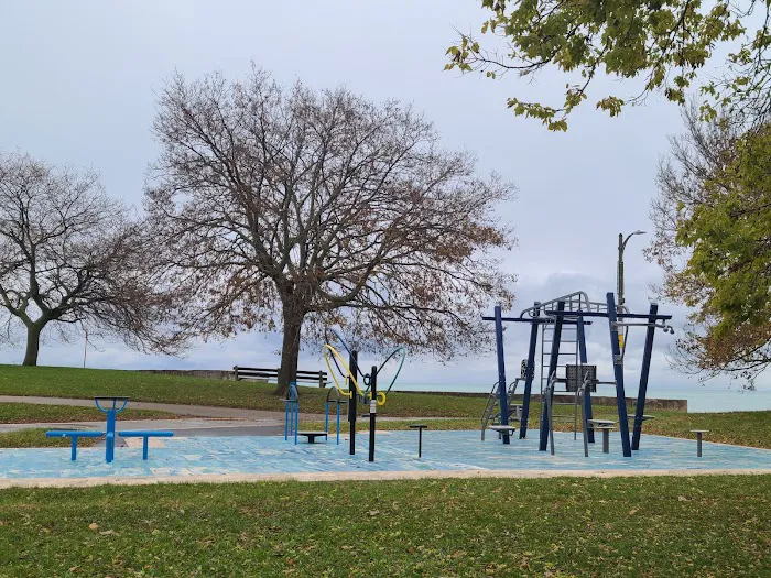 Outdoor Gym Picture 1