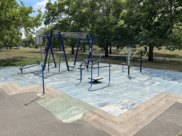 Outdoor Gym Picture 10