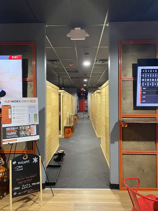HOTWORX - Bloomingdale, IL Picture 7