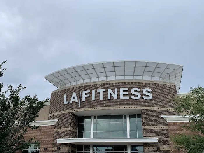 LA Fitness Picture 8