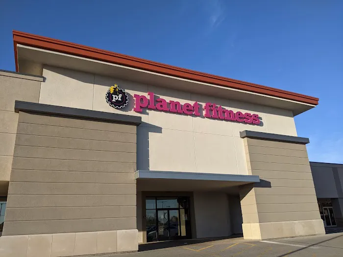 Planet Fitness Picture 9