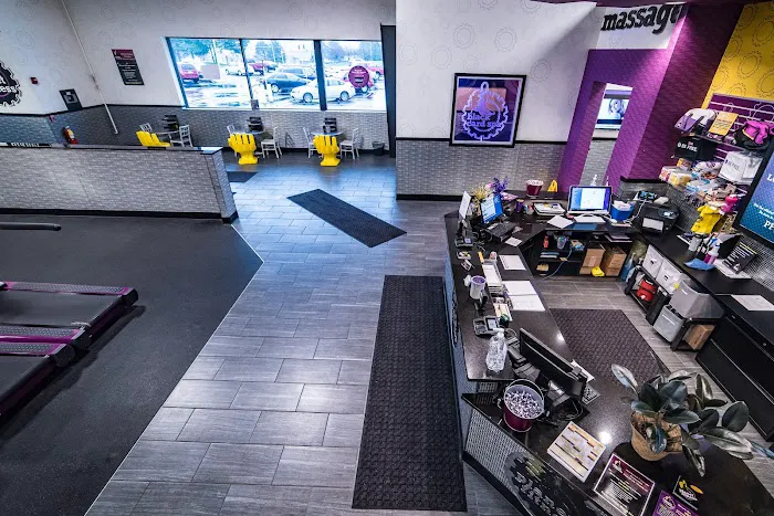 Planet Fitness Picture 1