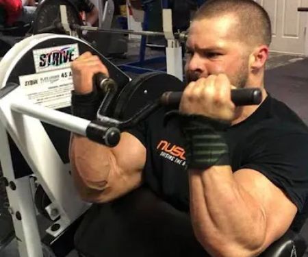 24 hour Fitness Zone gym.