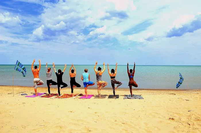 Beach Yoga Chicago Picture 6
