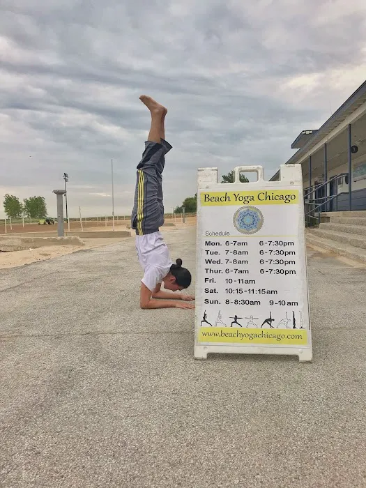 Beach Yoga Chicago Picture 4