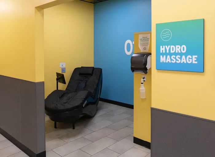 Crunch Fitness - Palatine Picture 6