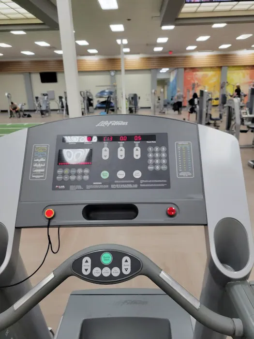 LA Fitness Picture 6