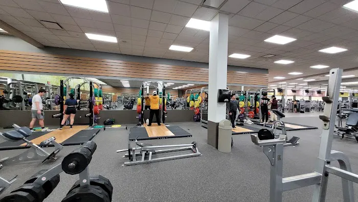 LA Fitness Picture 7