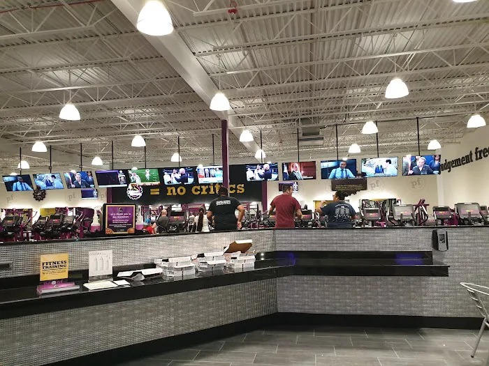Planet Fitness Picture 8