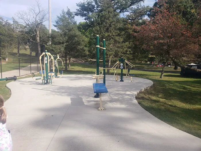 Bike & Fitness Station Picture 6