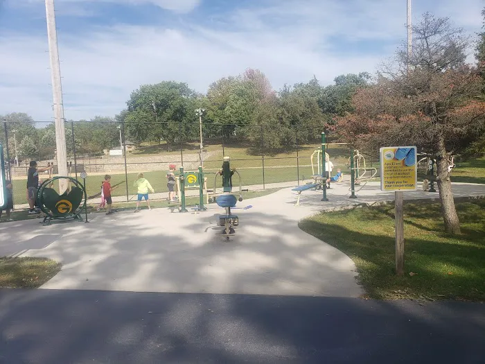 Bike & Fitness Station Picture 4