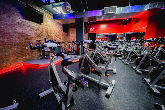 Crunch Fitness - Chelsea Picture 9