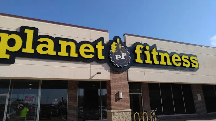 Planet Fitness Picture 6
