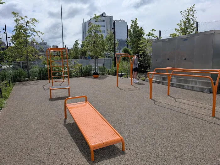 Gansevoort Peninsula River Gym Picture 9