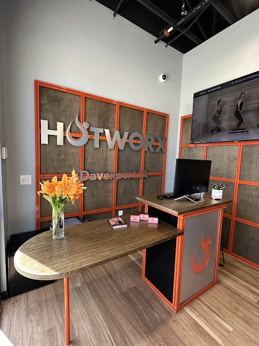 HOTWORX - Davenport, IA Picture 9