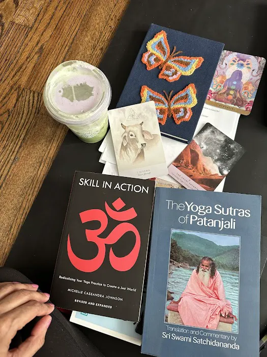 Central West End Yoga Picture 10