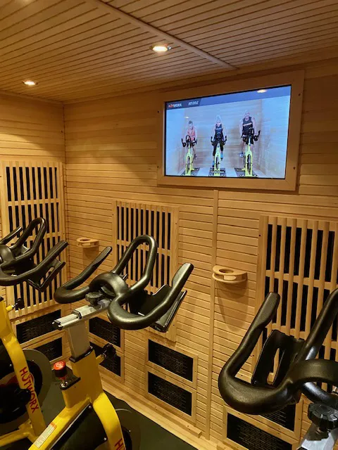 HOTWORX - St. Louis, MO - Midtown Picture 2