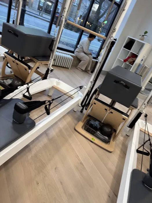 BODYBAR Pilates - Evanston Picture 9