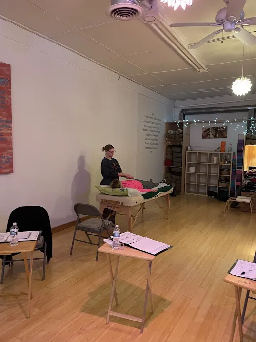 Heaven Meets Earth Yoga Studio Picture 8