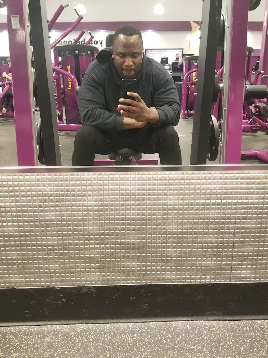 Planet Fitness Picture 10