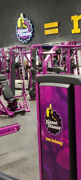 Planet Fitness Picture 9