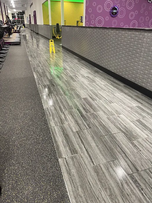 Planet Fitness Picture 10