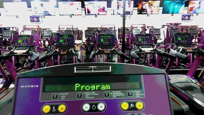 Planet Fitness Picture 8