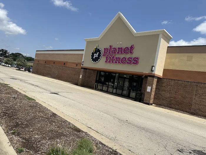 Planet Fitness Picture 5
