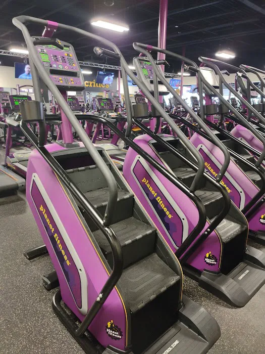 Planet Fitness Picture 10