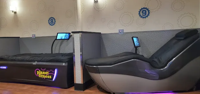 Planet Fitness Picture 6