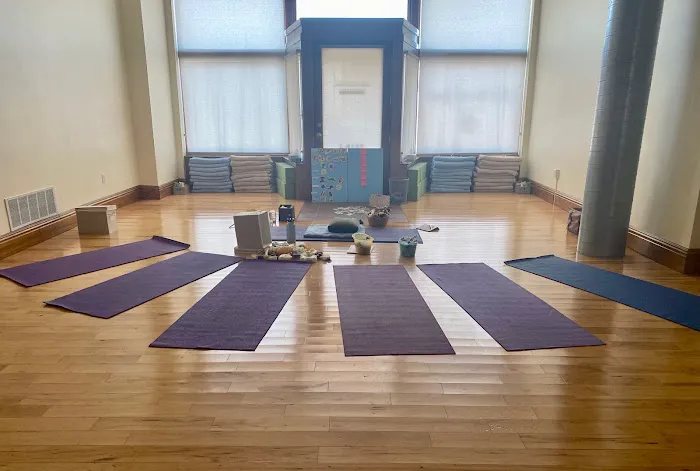 alleyCat Yoga Picture 4